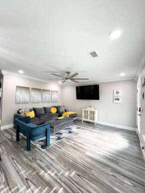 *The Gem* Stylish 2 Bedroom 1 Bathroom Newly Renovated